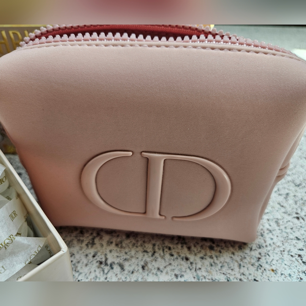 ☆ DIOR GIFT BUNDLE ☆ Pouch ☆ Box ☆ DIOR Confetti ☆ Parfum ☆ Lipstick - Picture 6 of 16